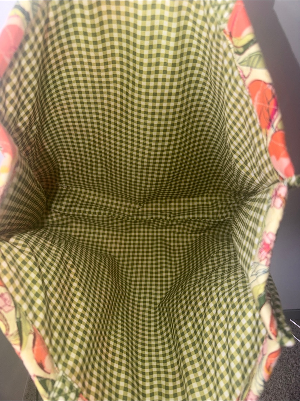 NWT Vera Bradley Peach Blossom Quilted Tote in Peach, Green, Pink - Picture 5 of 7